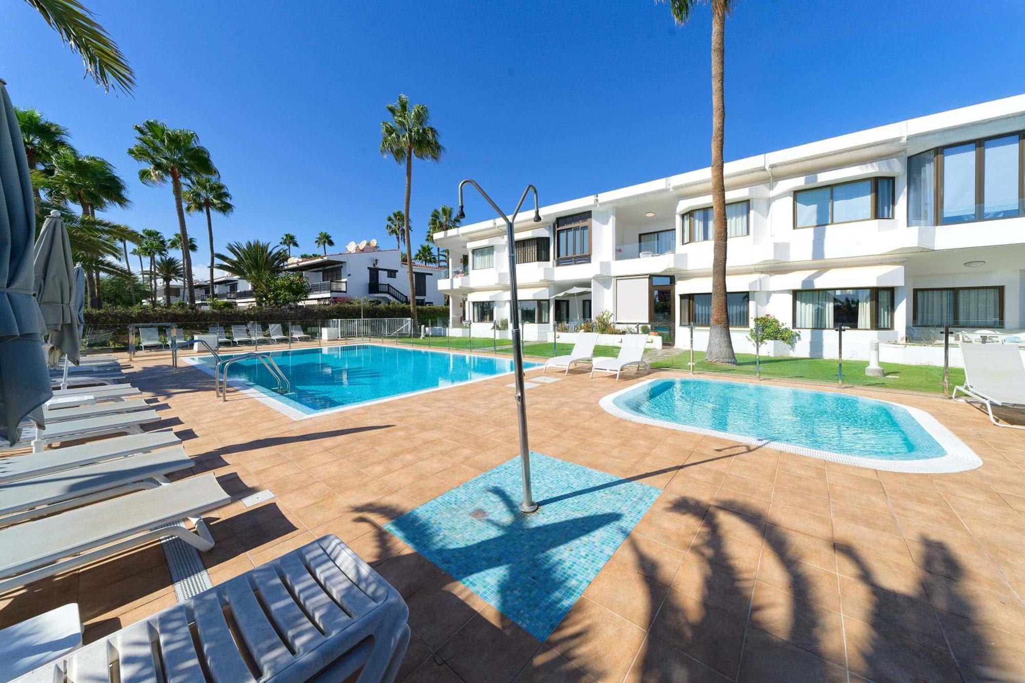 Salt Apartments Reina Sol بلايا ديل إنغلز المظهر الخارجي الصورة